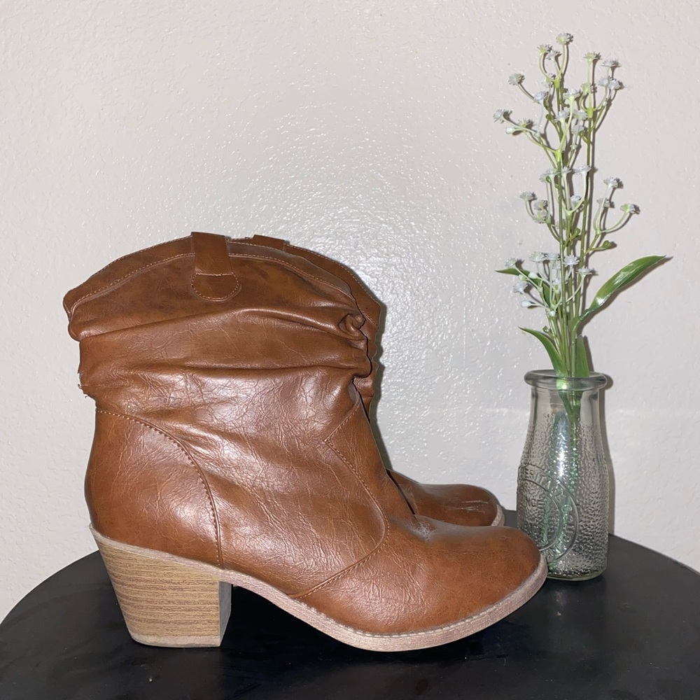 Women’s size 10 boots